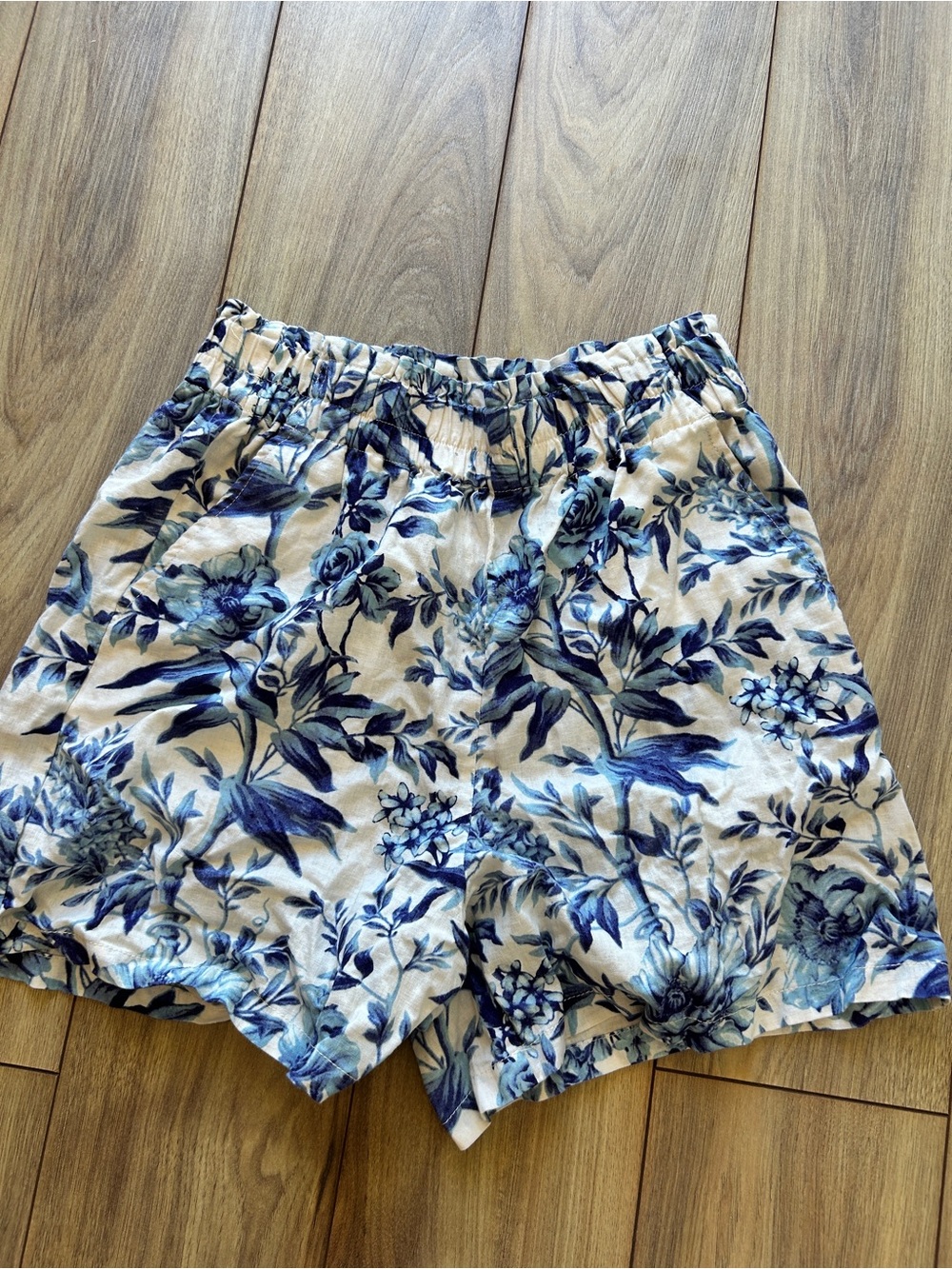 High-Waist Floral Cotton Shorts in Blue and Cream